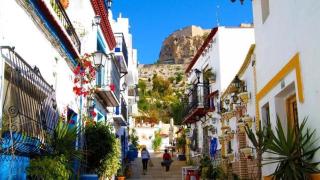 Very centric apartment, lightful, well equipped and decorated, with castle views, and besides a nice Plaza in Old Town - Alicante - 1