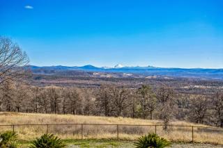 Stunning Mountain Retreat with Unmatched Views estate - - 4
