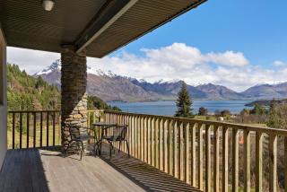 Closeburn LakeView House - 7