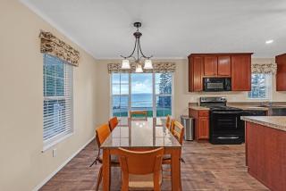 Lakeside Retreat with Beach Access home - Cheboygan - 0