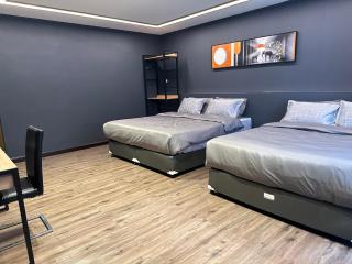Li - Room for 4, Naradhiwas 4 - Bangkok - 9