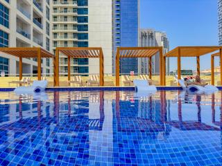 Stylish Studio with Stunning Marina Canal Views near to the Beach - 9