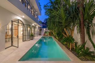 Villa Unna 6BR Mediterranean Villa with Hot Tub - Canggu - 4