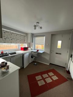 Quest Fulfiller - Near General Hospital, Free Parking & Garden - 1