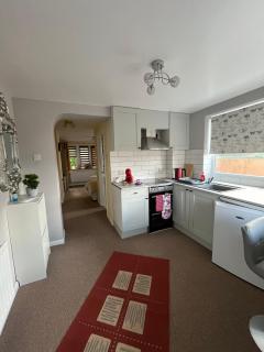 Quest Fulfiller - Near General Hospital, Free Parking & Garden - 2