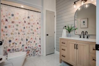 Chic Suite by Westlynn - 2