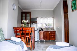 Earthy Inn - Succulent - Pretoria - 2