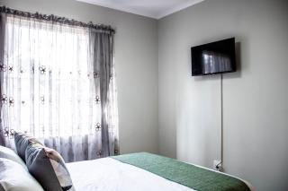 Earthy Inn - Succulent - Pretoria - 8