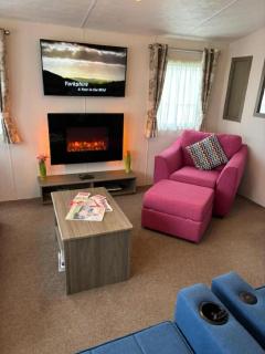 Homely Caravan With Decking At Manor Park, Hunstanton Ref 23036C - 6