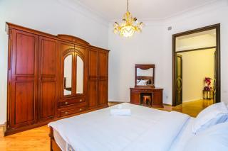 White Apartment In The Nizami Street - 0