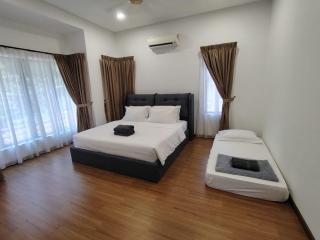 Ipoh Sunway Onsen Suites and Tambun Guesthouse , 3-14pax 2parking by IWH - 1