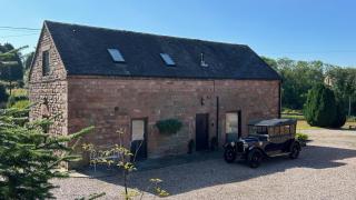 Classy 2 Bed Peak District Cottage Barn Near Alton Towers, Polar Bears, Chatsworth House - Whiston - 0