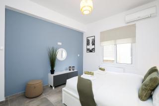 Acropolis Sights - Greecing - 1