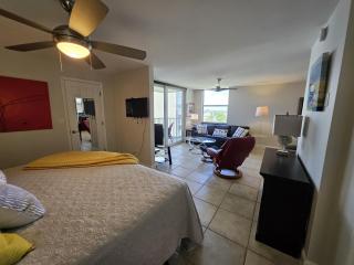 Bonita Beach Tennis Club, 1 Bedroom with Gulf Views - 2