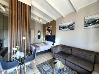 Studio Apartment near Dainfern Golf Club I Montecasino I Indaba Hotel - 4