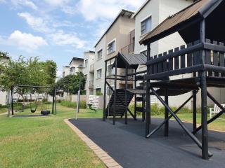 Studio Apartment near Dainfern Golf Club I Montecasino I Indaba Hotel - 9