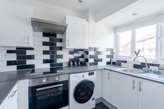 Modern Greenwich Townhouse - Thamesmead - 8