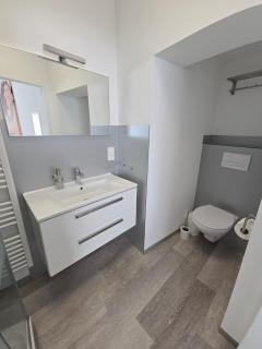 Offbase Lodging No7 - 9