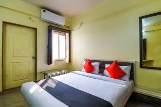 Dwaraka Lodging - Talegaon Dābhāde - 0