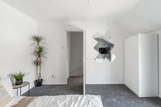 Modern Greenwich Townhouse - Thamesmead - 4