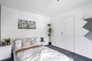 Modern Greenwich Townhouse - Thamesmead - 3