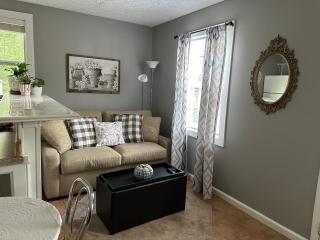 Little Southern Charm -  - 4