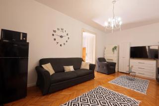 Mid Ultra Central Apartments, Self Check In - 2