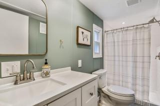The Farmer's Cottage at Kings Crossing - Fredericksburg - 1