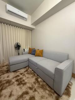 Glamorous SMDC Shore 3, 5 Star Rate BnB-Wifi-Netflix - 2