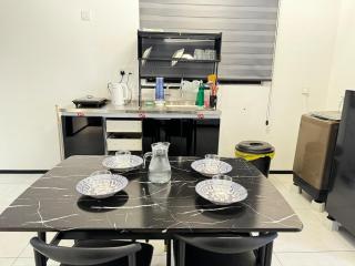 Familystay Home 3BR-10PAX Urban suites - George Town - 6