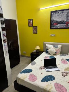Cozy 1BHK for Couples & Family - Gurgaon - 2