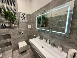 Hi spec Victorian apartment with Rooftop Hot tub - Bristol - 3