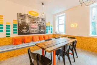 Horse & Groom Apartments - 9