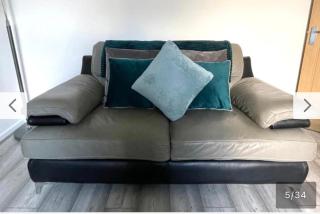 Modern and Luxurious 4 bedroom house - Bangor - 3