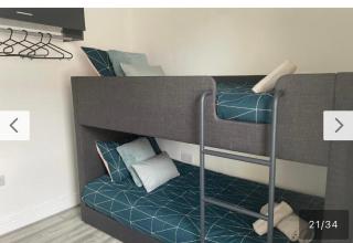 Modern and Luxurious 4 bedroom house - Bangor - 1