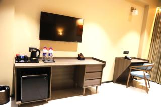 Mastiff Select Riveria Resort, Igatpuri Road, Nashik - Wādhiware - 1