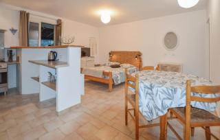 Awesome Apartment In Sarrola Carcopino - Sarrola-Carcopino - 7