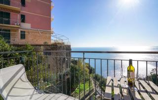 2 Bedroom Lovely Apartment In Genova - Genova - 1