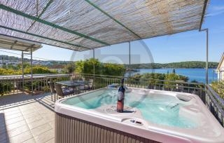 Awesome Apartment In Necujam With Wifi - Nečujam - 0