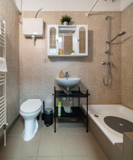 In Budapest, we would like to welcome you to our large, modern, and quiet apartment with AC and Netflix, located very near the world-famous New York Cafe - 4