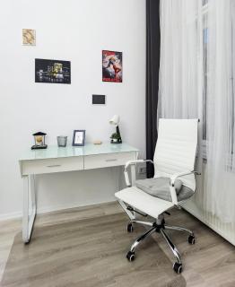 In Budapest, we would like to welcome you to our large, modern, and quiet apartment with AC and Netflix, located very near the world-famous New York Cafe - 3