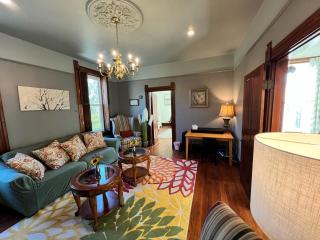Private Bdrm Suite 3 in Spacious House City Views - Cincinnati - 0