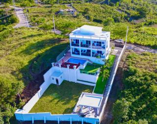 Beautiful ocean and mountain view villa - 8
