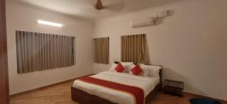 Airport villa - - 7
