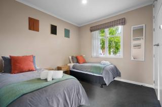 Charming 3 Bedroom Family Home Pet Friendly - 6