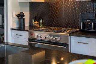Stay Taupo - Premium Home with Hot Tub - Taupo - 1