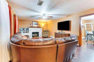 Less Than 1 Mi to Main St Berryville Spacious Family Home - Berryville - 6