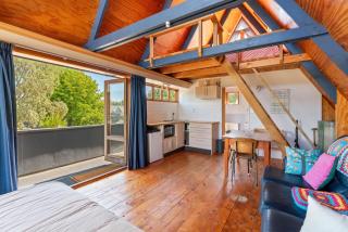 Lakefront Cottage - Lake Taupo Holiday Home - Kuratau - 2