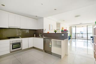 Bright & Spacious Apartment with Private Balcony - Sídney - 7