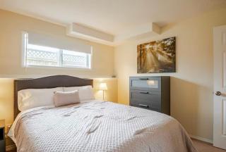 Cozy Basement Near RiverPathways - Calgary - 2